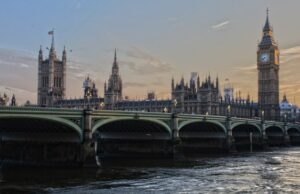 イギリスのワーホリ費用はどのくらい?費用を抑える方法とは