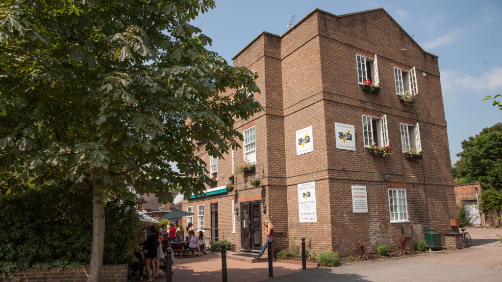 【短期留学対象】Centre of English Studies (CES)