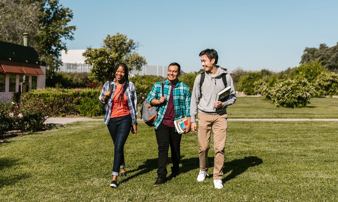 アメリカ留学 語学学校だけでは働けない